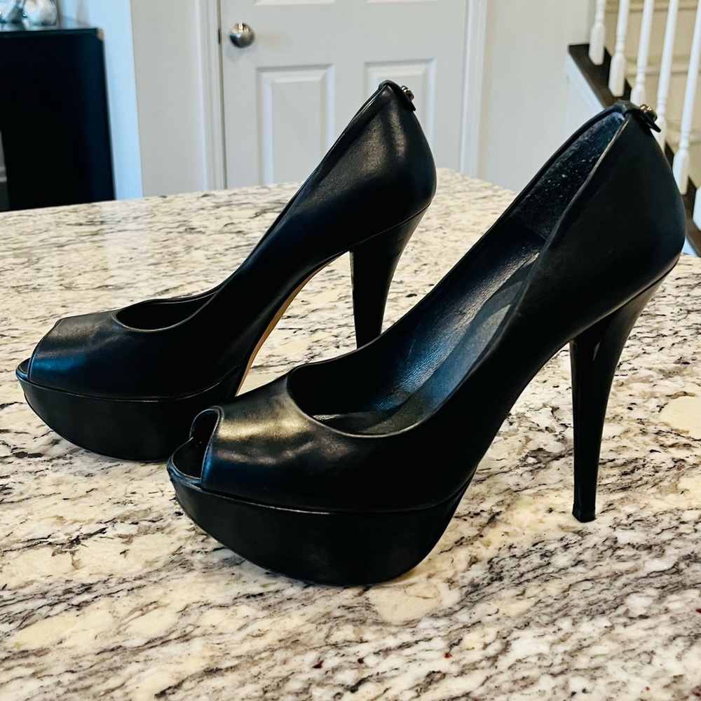 Stuart Weitzman Black Platform Peep Toe Pumps. Woman’s 8.